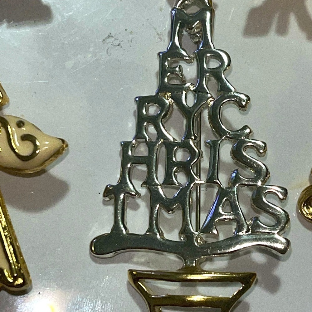 Festive Christmas Brooch, Lot - Picture 3 of 6
